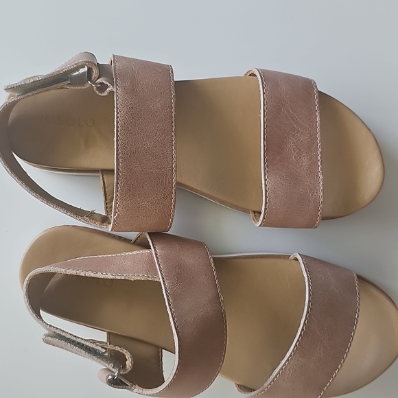 NWOT Nisolo Almond Sandals with Cushioned Footbed and Slingback Go To Flatform - Picture 6 of 10